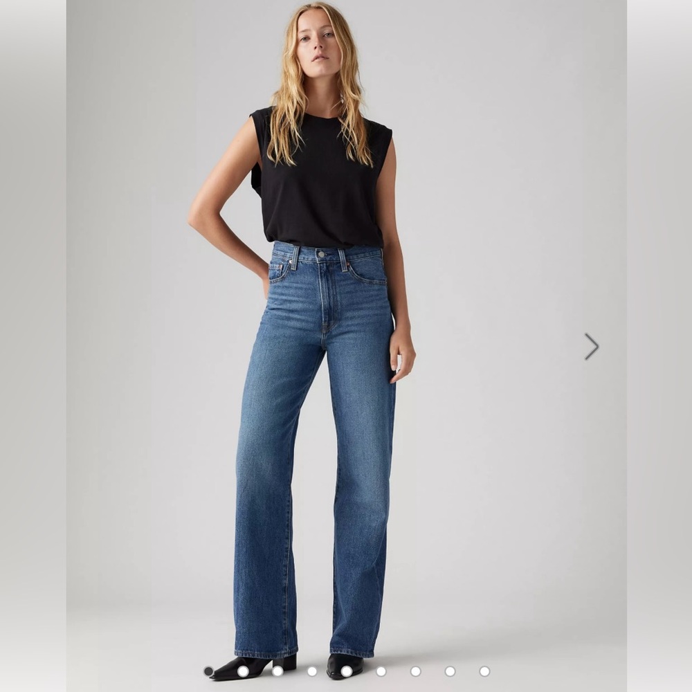 Levi’s rib cage wide leg high rise jeans medium wash 90s inspired